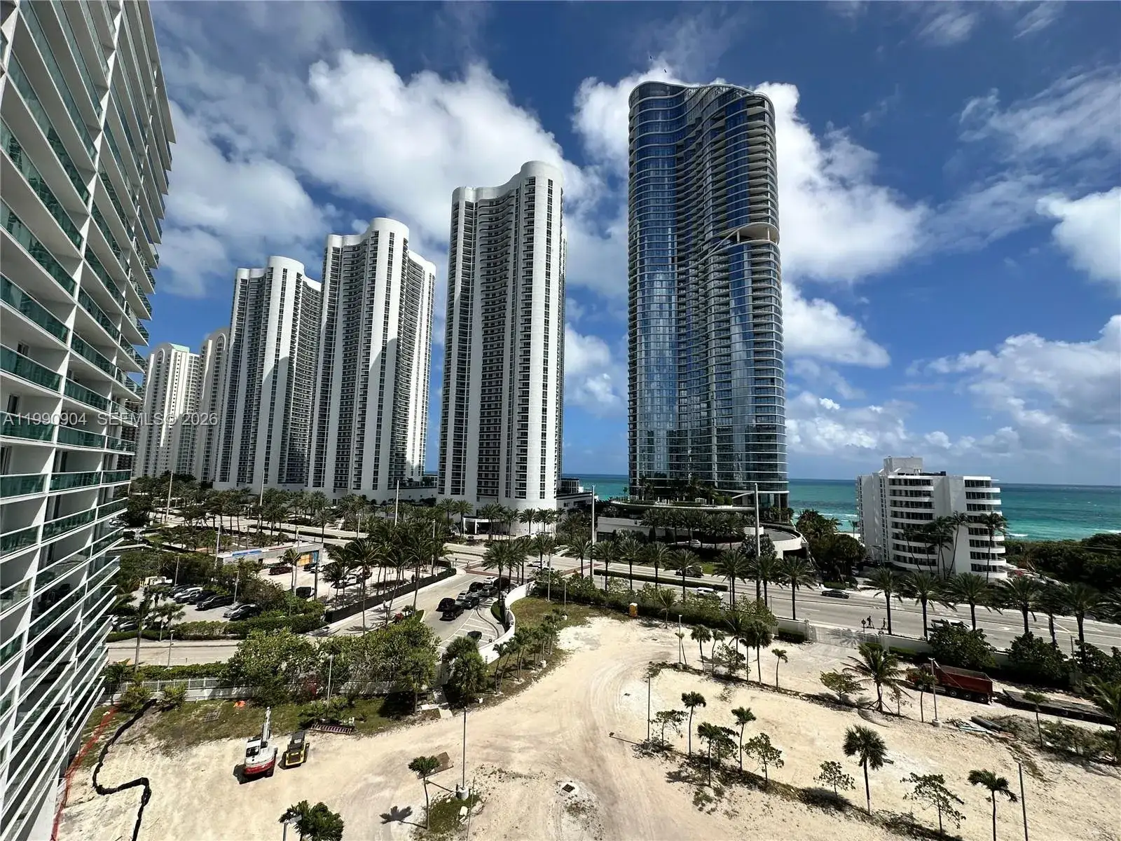 1 bedroom 1 bath Residential Lease for rent at 100 Bayview Dr # 911, Sunny Isles Beach FL 33160