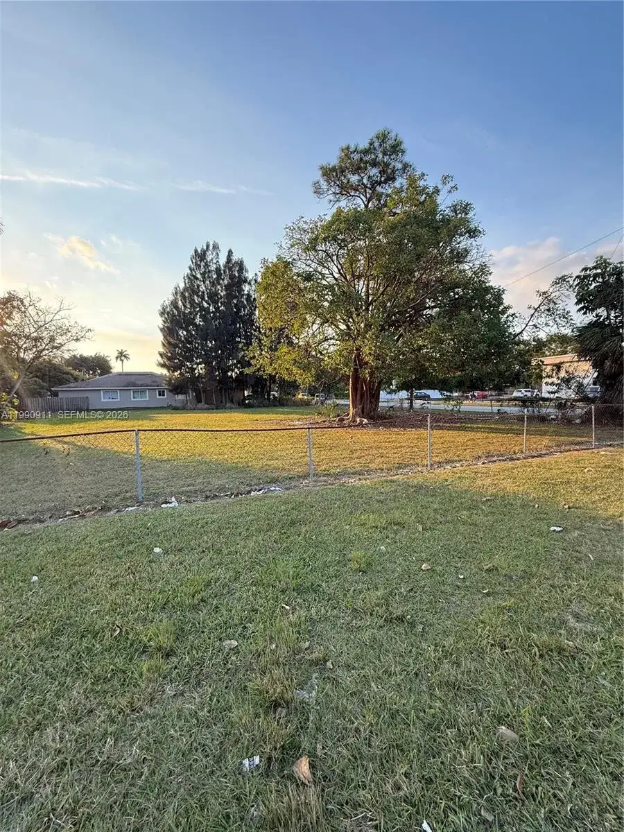 5 bedroom 3 bath Residential for sale at 199 NE 9th St, Homestead FL 33030
