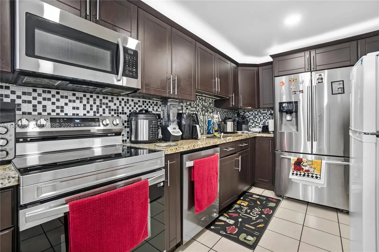 2 bedroom 2 bath Residential for sale at 9403 SW 76th St # Y17, Miami FL 33173