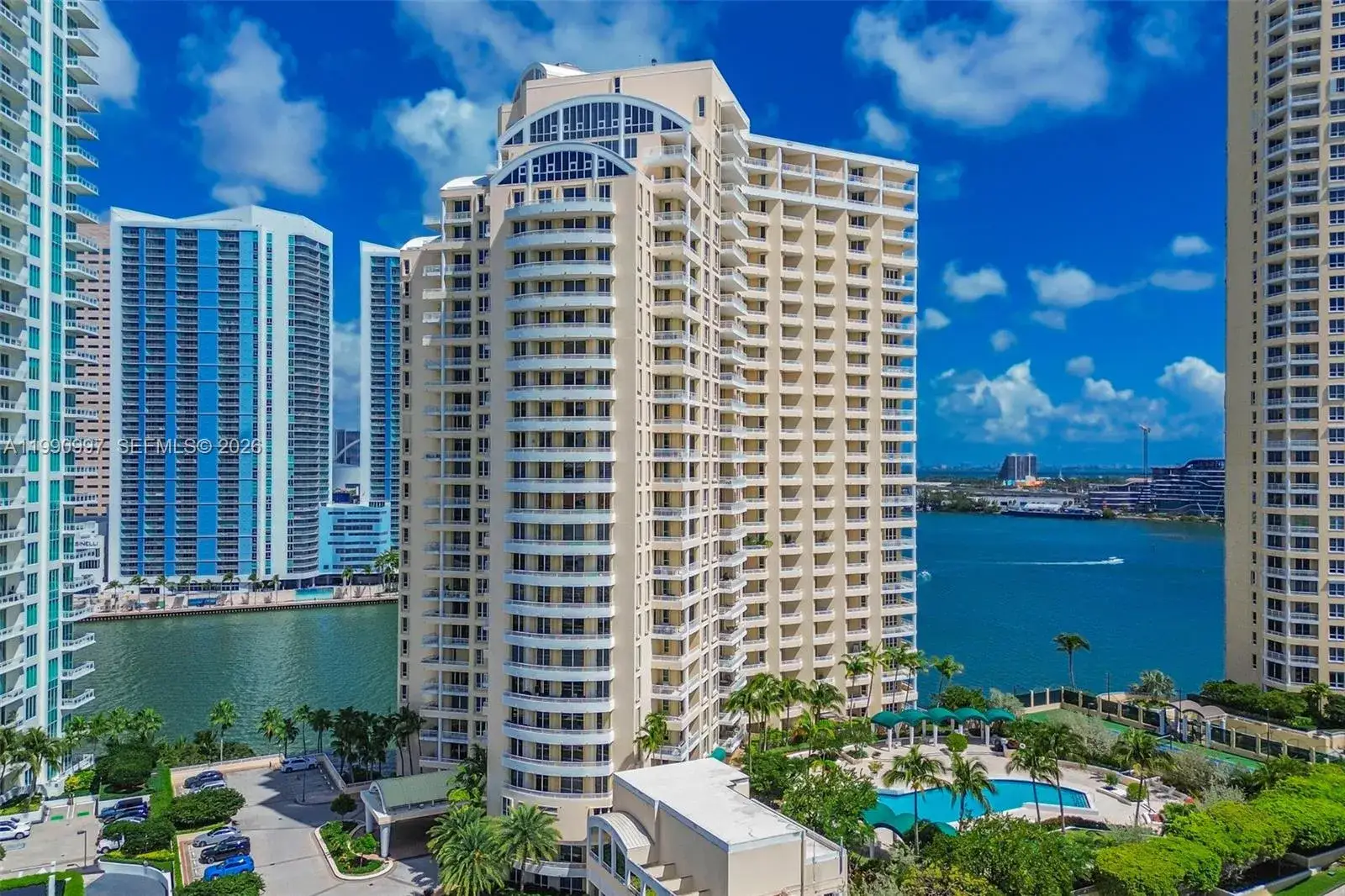 2 bedroom 2 bath Residential for sale at 888 Brickell Key Dr # 807, Miami FL 33131