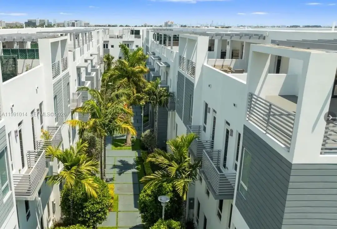 4 bedroom 3 bath Residential for sale at 9133 NW 33rd St, Doral FL 33172