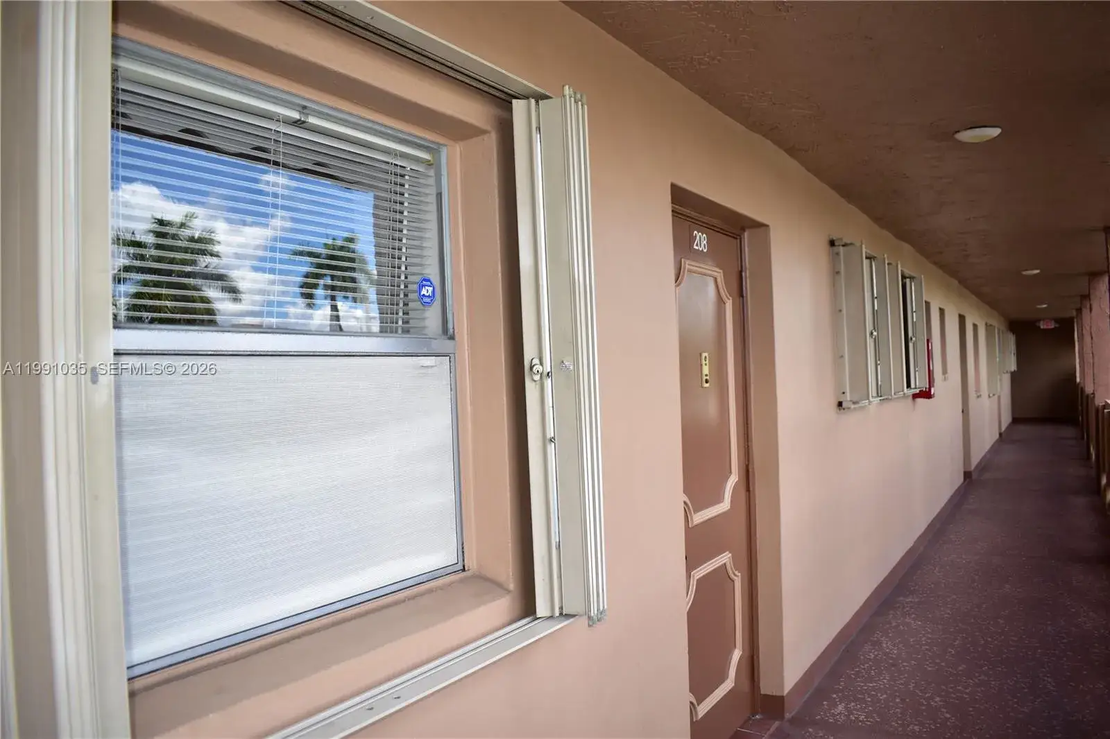1 bedroom 1 bath Residential for sale at 9800 Sunrise Lakes Blvd # 208, Sunrise FL 33322