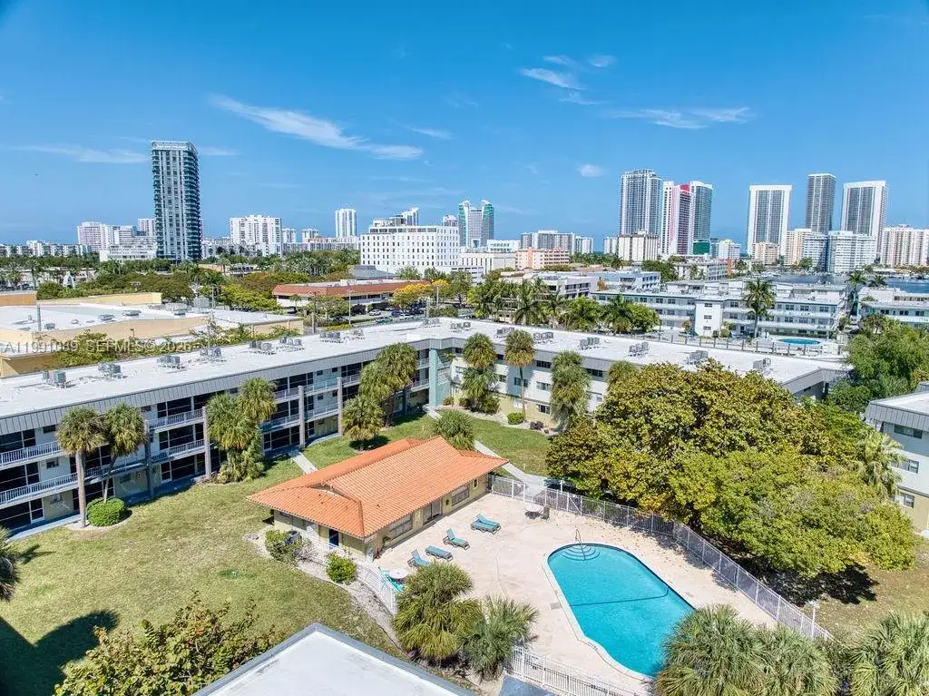 2 bedroom 2 bath Residential for sale at 270 Layne Blvd # 207, Hallandale Beach FL 33009