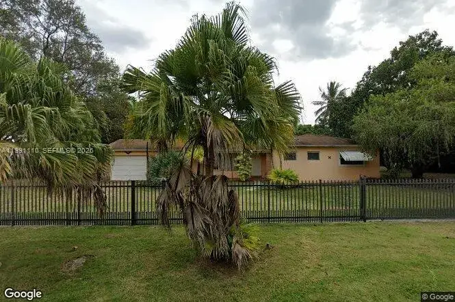 3 bedroom 2 bath Residential Lease for rent at 7025 SW 71st Ct, Miami FL 33143