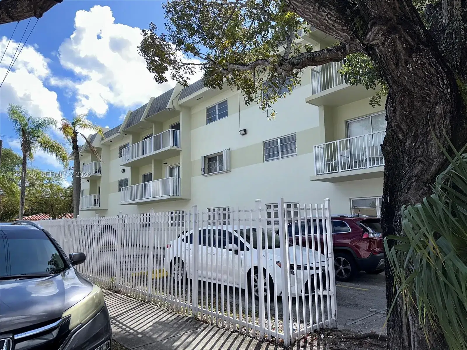 1 bedroom 1 bath Residential for sale at 12890 NE 8th Ave # 107, North Miami FL 33161