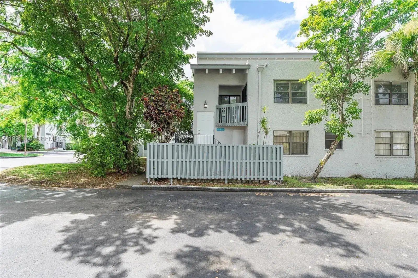 3 bedroom 2 bath Residential Lease for rent at 10542 NW 7th Ter # B7, Miami FL 33172