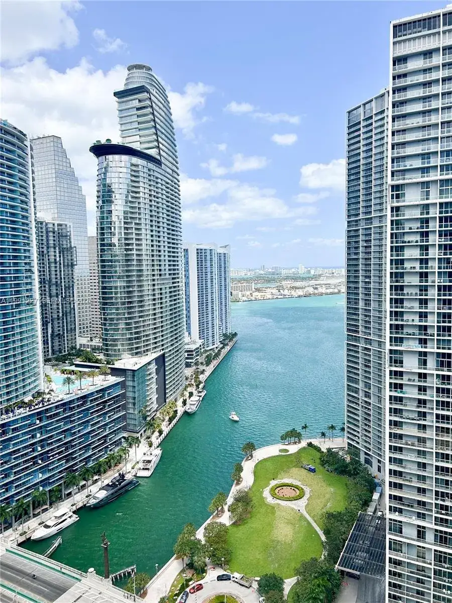 1 bedroom 1 bath Residential for sale at 77 SE 5TH ST. # 3614, Miami FL 33131