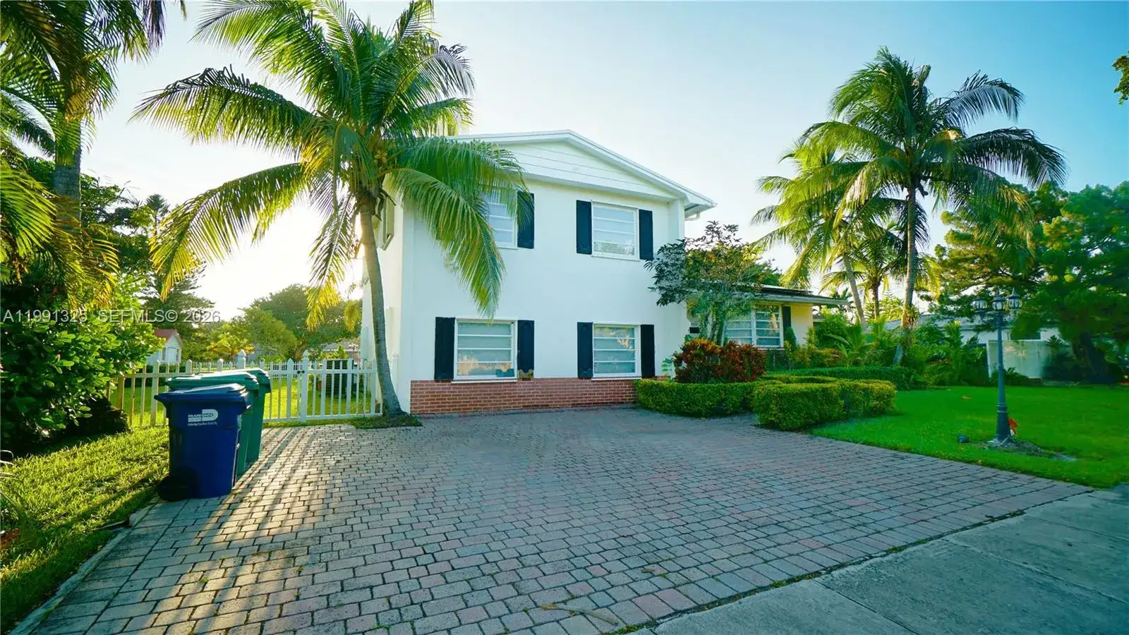 4 bedroom 4 bath Residential Lease for rent at 9220 SW 103rd Ave, Miami FL 33176