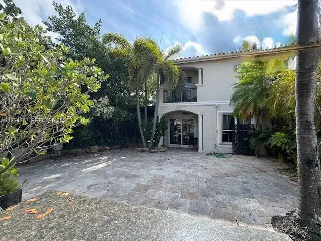 3 bedroom 2 bath Residential for sale at 949 N Harbor Vw N, Hollywood FL 33019