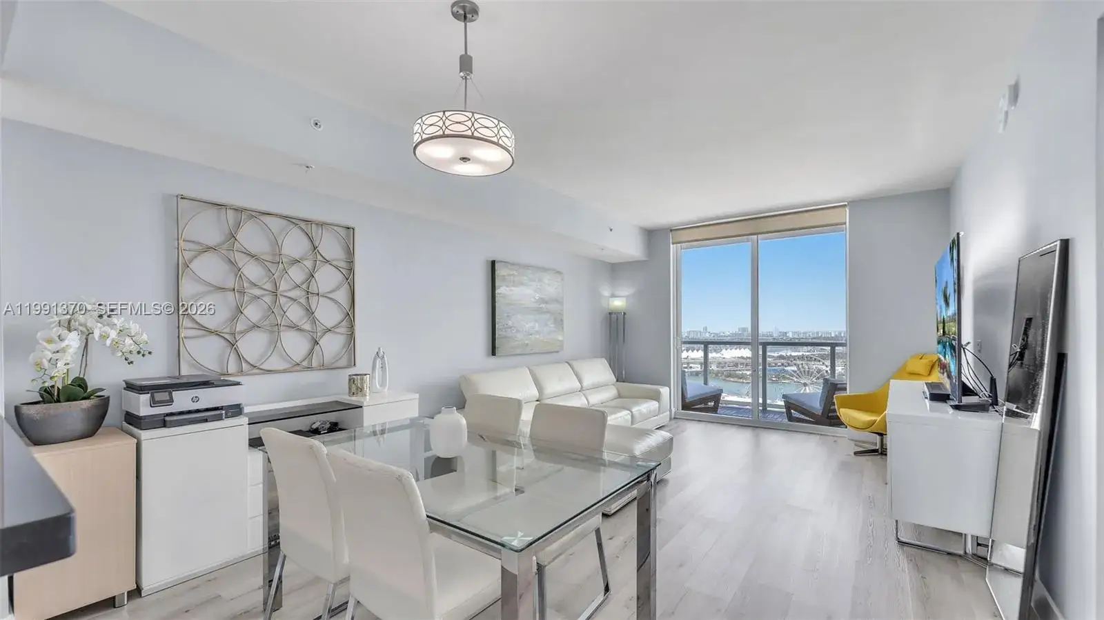 2 bedroom 2 bath Residential for sale at 253 NE 2nd St # 2209, Miami FL 33132