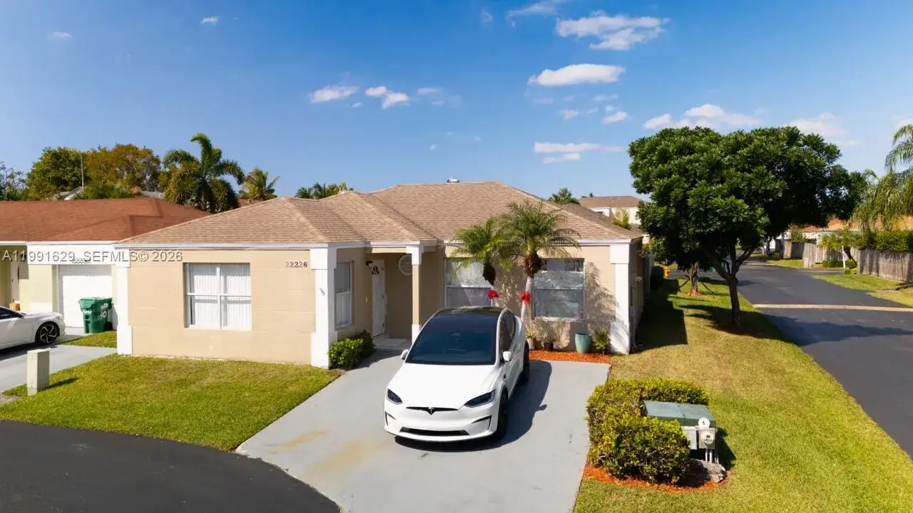 3 bedroom 2 bath Residential for sale at 22226 SW 98th Pl, Cutler Bay FL 33190