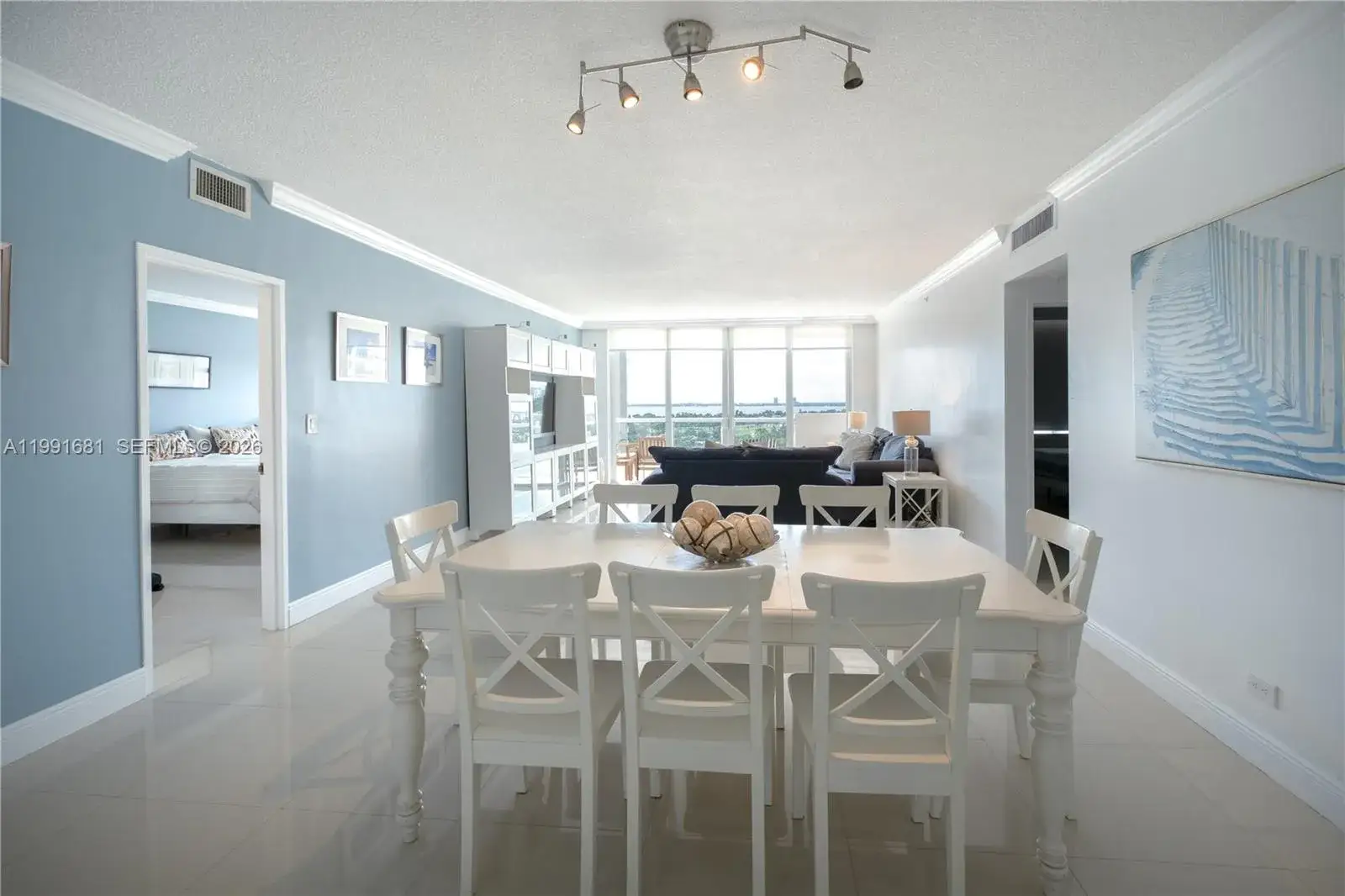 2 bedroom 2 bath Residential for sale at 5601 Collins Ave # 1420, Miami Beach FL 33140