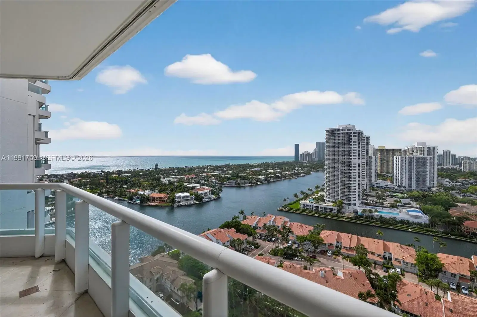 3 bedroom 2 bath Residential for sale at 21050 Point Pl # 2202, Aventura FL 33180