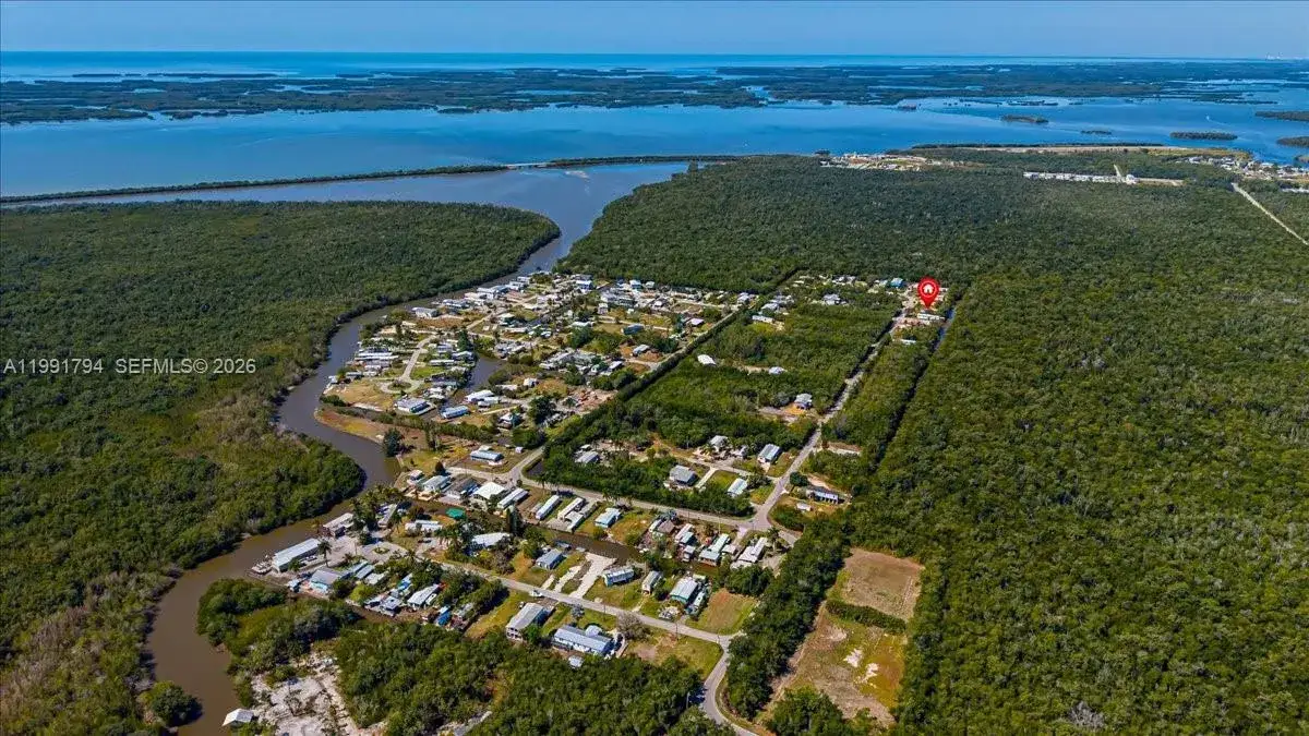 1 bedroom 1 bath Residential for sale at 25 & 26 Plantation Dr., Everglades City FL 34141