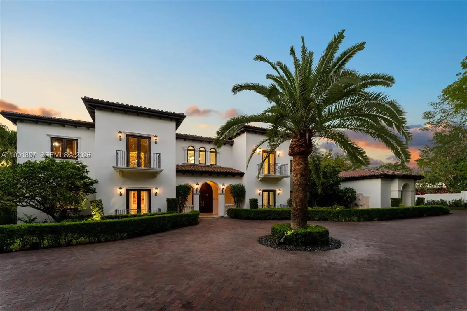 9 bedroom 9 bath Residential for sale at 12575 Pine Needle Ln, Pinecrest FL 33156
