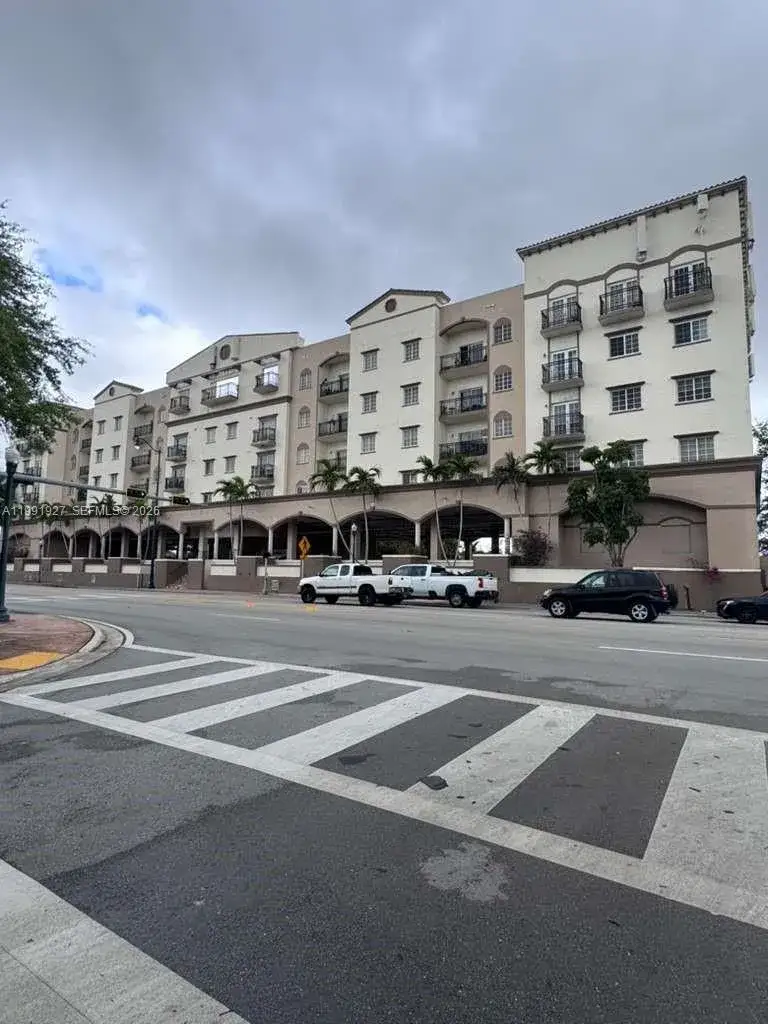 2 bedroom 2 bath Residential Lease for rent at 5271 SW 8th St # 305, Miami FL 33134