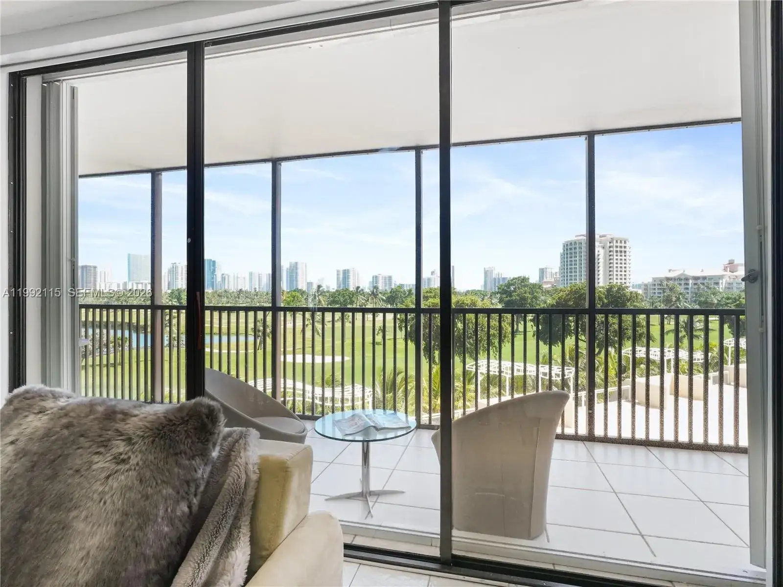2 bedroom 2 bath Residential for sale at 20379 W Country Club Dr # 536, Aventura FL 33180