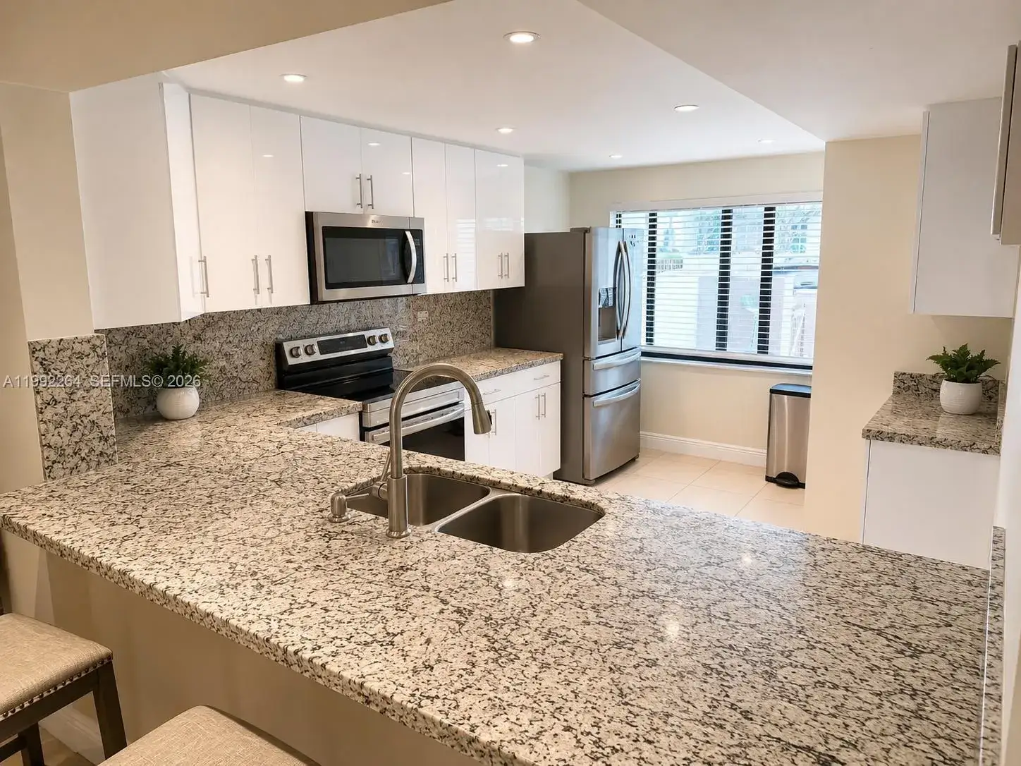 2 bedroom 2 bath Residential for sale at 10060 NW 41st St # 5, Doral FL 33178