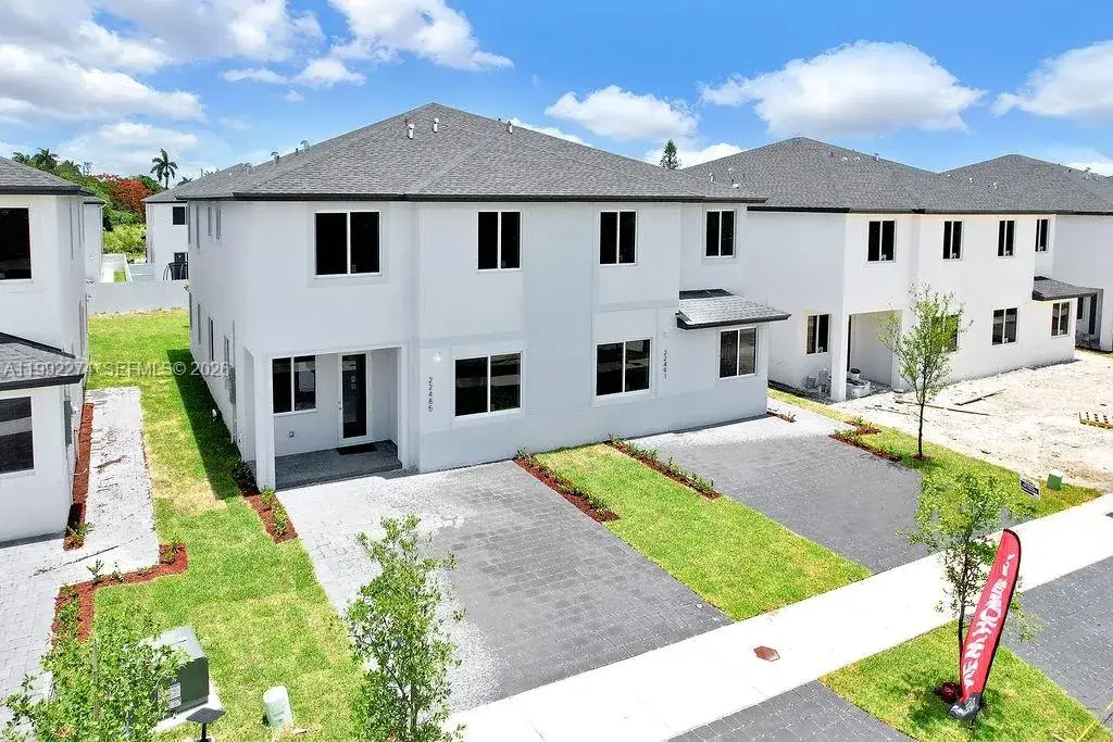 5 bedroom 4 bath Residential for sale at 22445 SW 125th Ave # 18A, Miami FL 33170