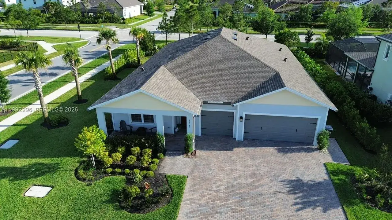 4 bedroom 3 bath Residential for sale at 19148 N Broad Shore Walk, Loxahatchee FL 33470