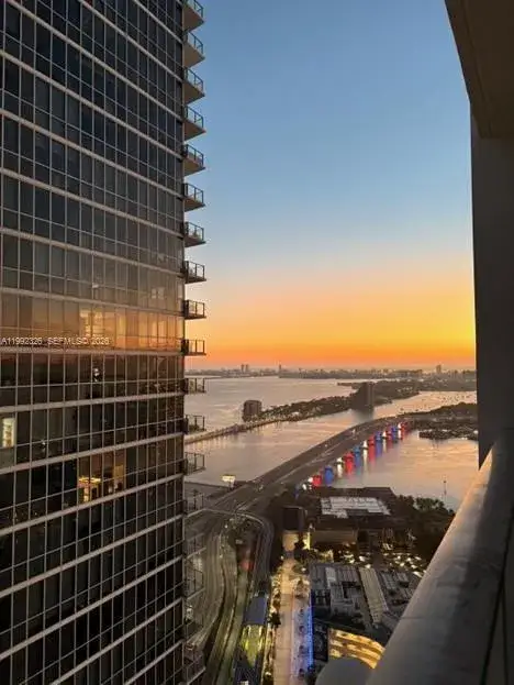 1 bedroom 1 bath Residential for sale at 1040 Biscayne Blvd # 2605, Miami FL 33132
