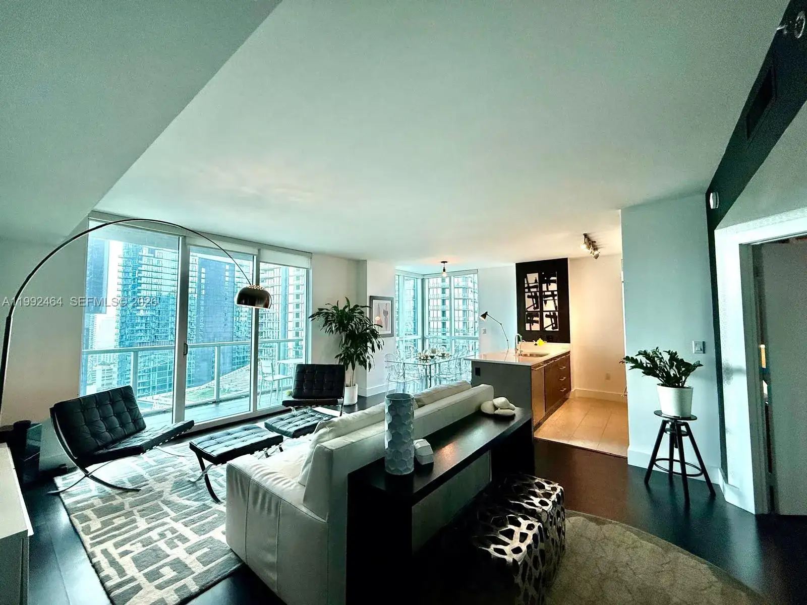 55 SE 6th St # 3302, Miami FL 33131