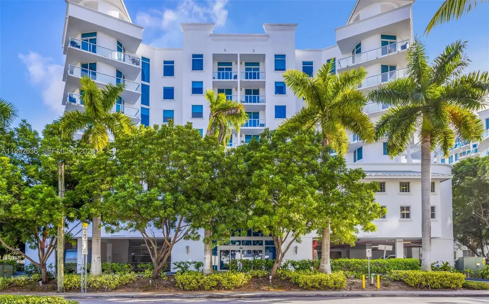 3 bedroom 2 bath Residential Lease for rent at 3030 NE 188th St # 602, Aventura FL 33180