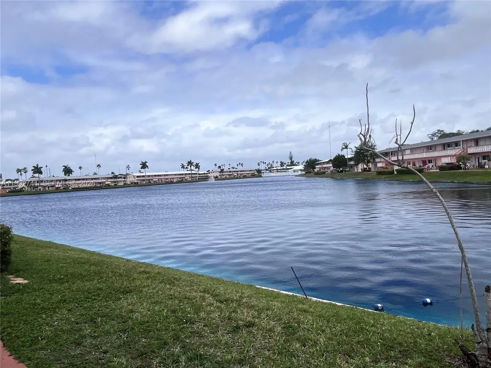 1 bedroom 1 bath Residential for sale at 1012 SW 11th St # 9N, Hallandale Beach FL 33009
