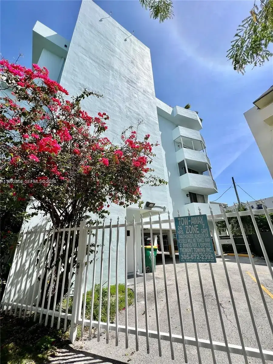 1 bedroom 1 bath Residential Lease for rent at 1990 Marseille Dr # 303, Miami Beach FL 33141