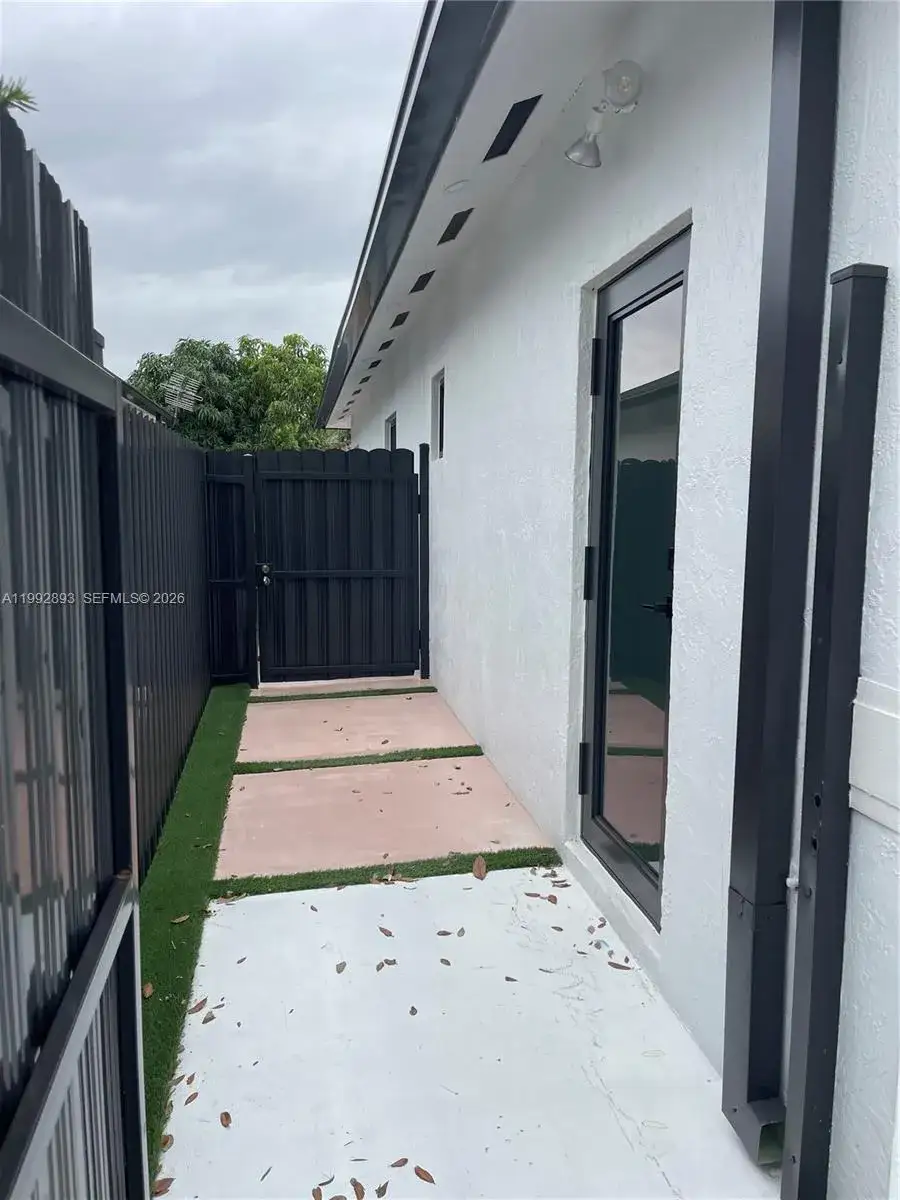 1 bedroom 1 bath Residential Lease for rent at 14554 SW 161 Ct, Miami FL 33196