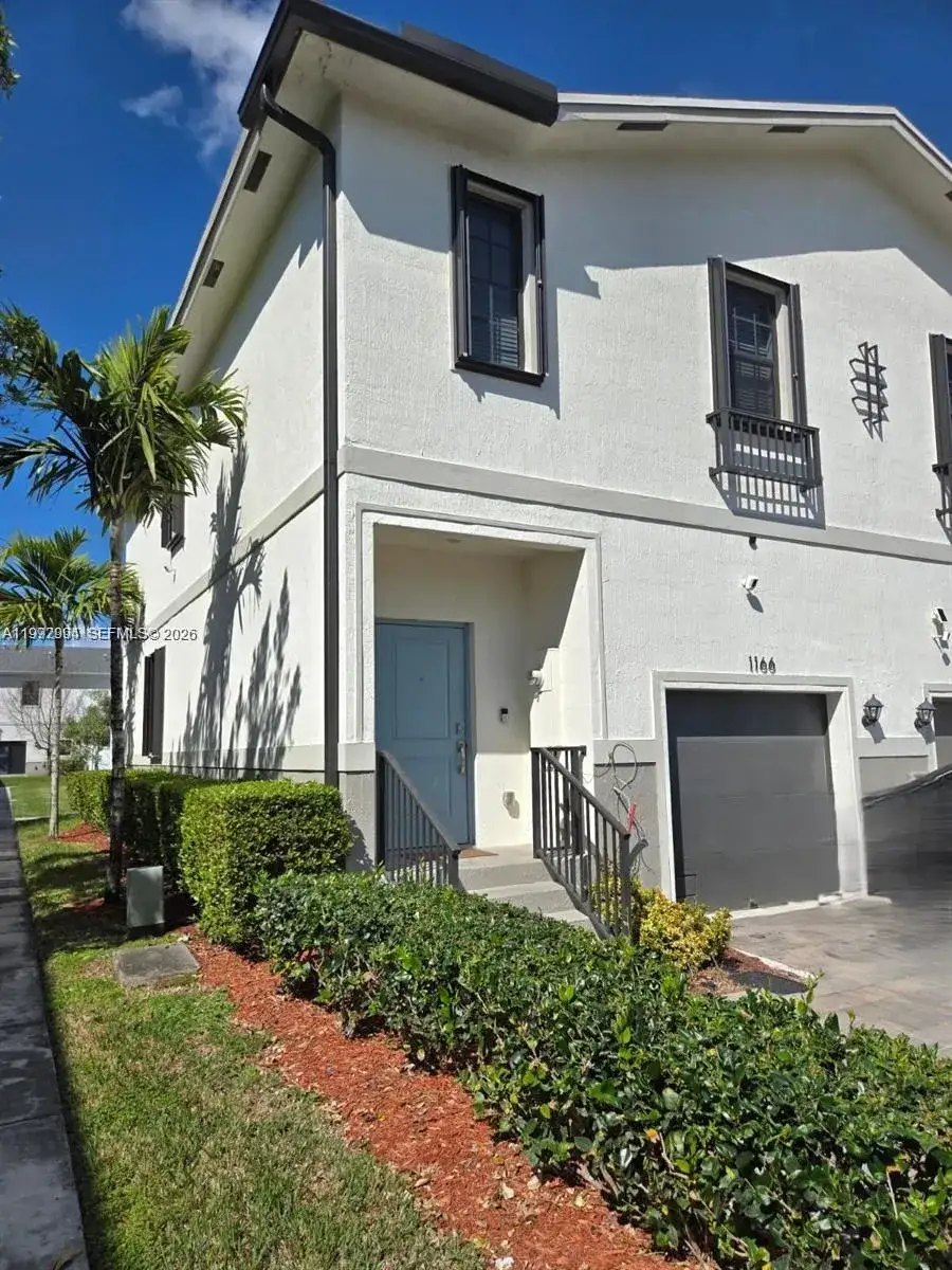 3 bedroom 2 bath Residential for sale at 1166 SW 7th Ave, Florida City FL 33034