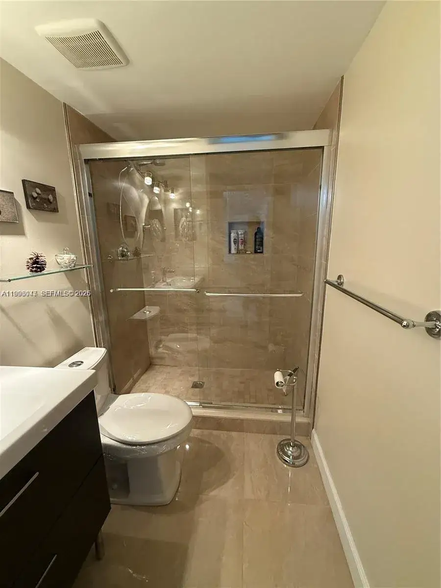 2 bedroom 2 bath Residential for sale at 627 Waterside Dr # 627, Hypoluxo FL 33462