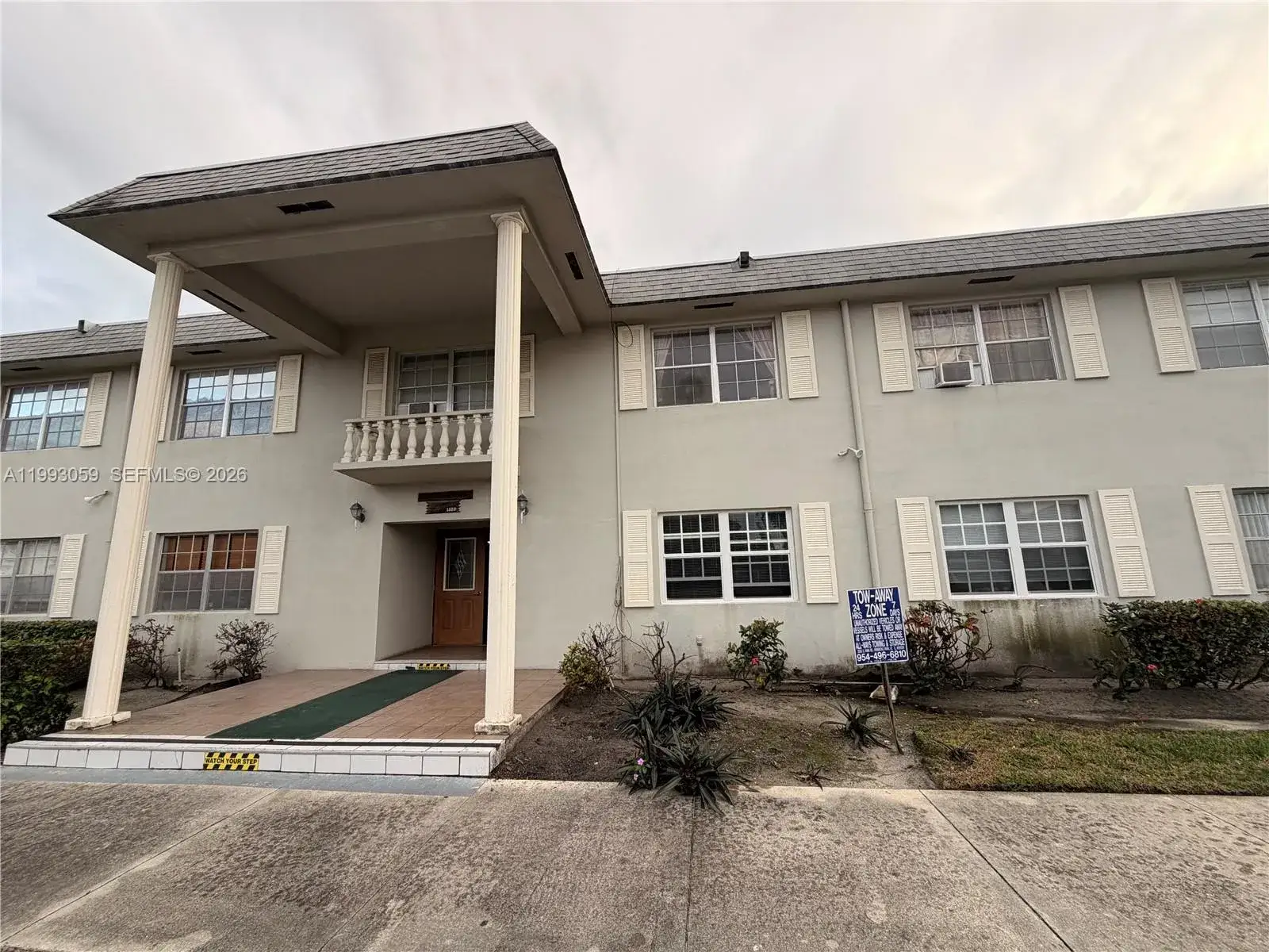 2 bedroom 2 bath Residential Lease for rent at 1520 Mckinley St # 210E, Hollywood FL 33020