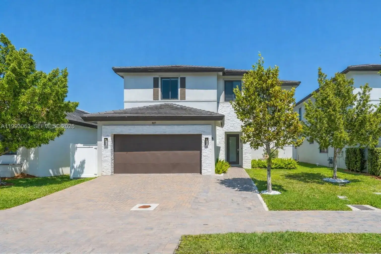 4 bedroom 3 bath Residential for sale at 8019 NW 46th Ter, Doral FL 33166