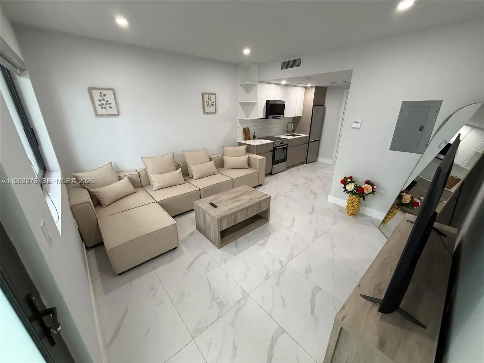 1 bedroom 1 bath Residential Lease for rent at 944 Jefferson Ave # 15, Miami Beach FL 33139