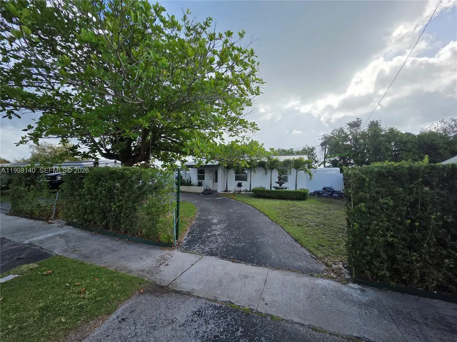 3 bedroom 1 bath Residential for sale at 13825 Monroe St, Miami FL 33176