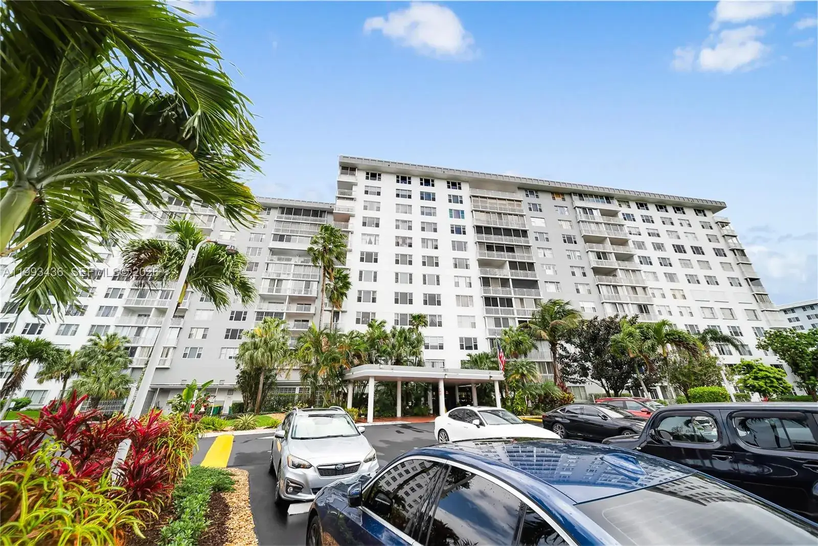 2 bedroom 2 bath Residential for sale at 3800 Hillcrest Dr # 1007, Hollywood FL 33021