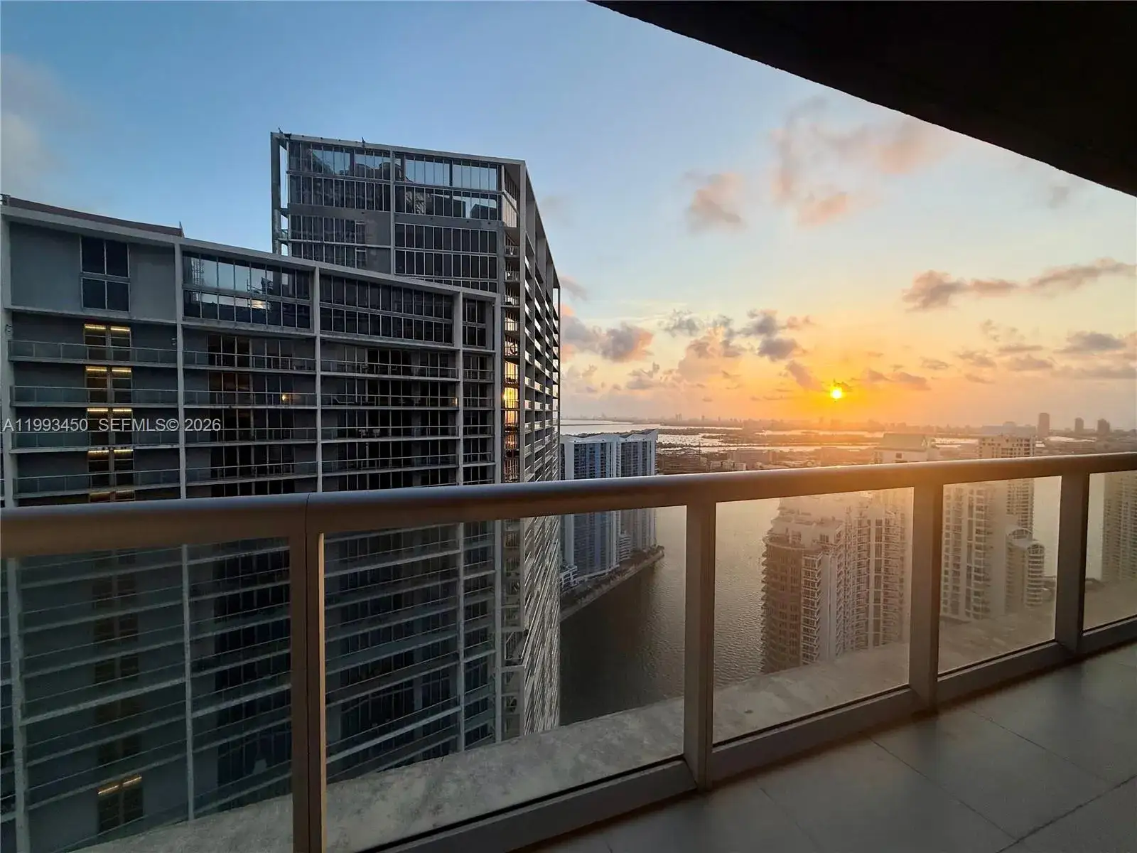 1 bedroom 1 bath Residential for sale at 495 Brickell Ave, Miami FL 33131