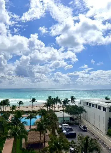1 bedroom 1 bath Residential for sale at 3901 S Ocean Dr # 7M, Hollywood FL 33019