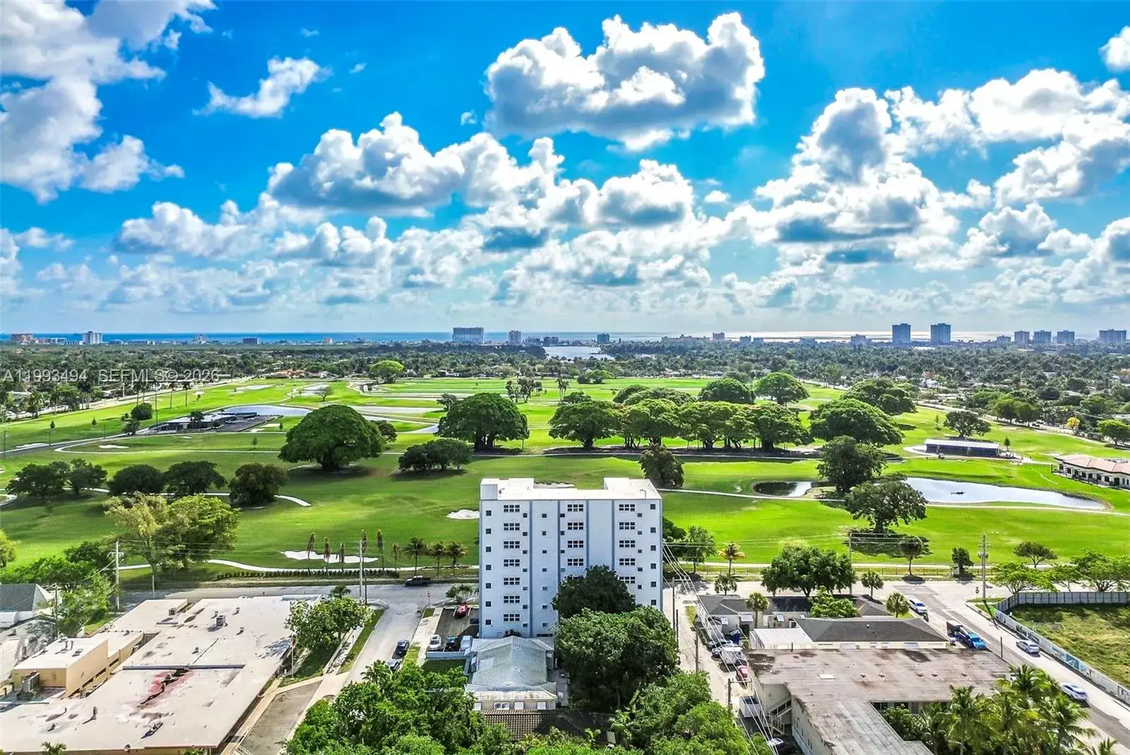 1 bedroom 1 bath Residential for sale at 1700 Pierce St # 804, Hollywood FL 33020