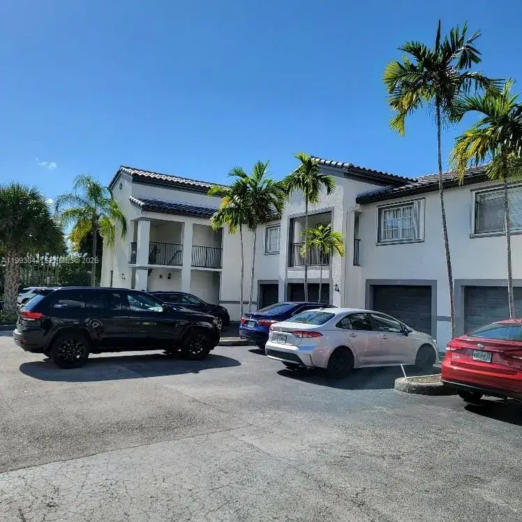 1 bedroom 1 bath Residential for sale at 4370 NW 107th Ave # 107, Doral FL 33178