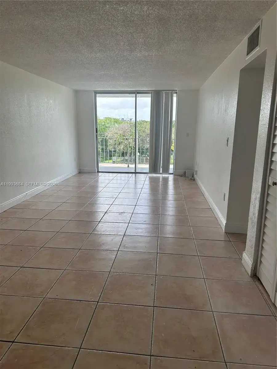 2 bedroom 2 bath Residential Lease for rent at 1805 Sans Souci Blvd # 404, North Miami FL 33181