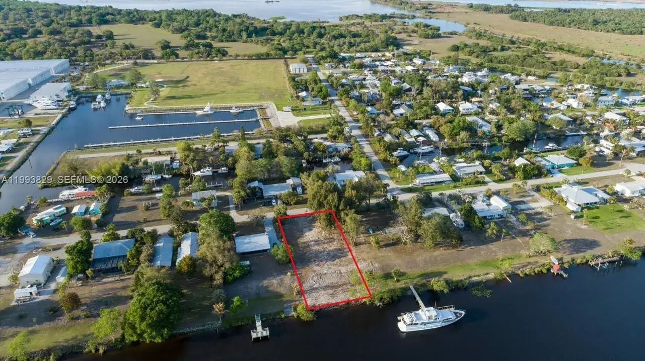 Land/Boat Docks for sale at 1035 W Anchor Lane, Moore Haven FL 33471