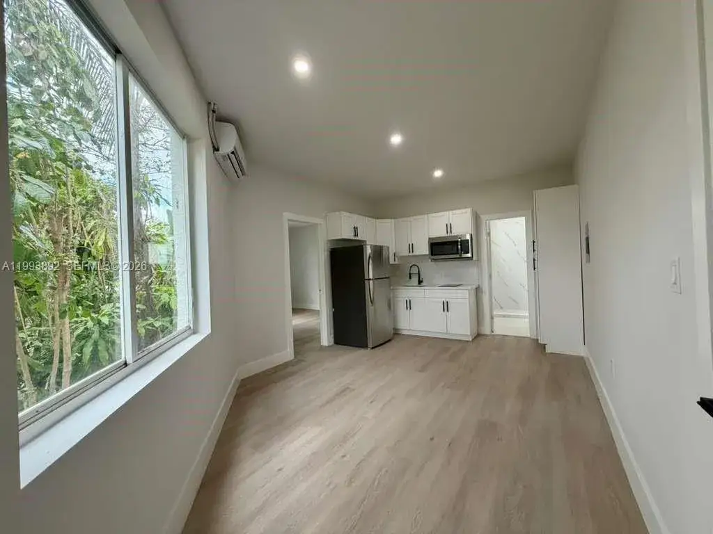 1 bedroom 1 bath Residential Lease for rent at 2425 SW 6th St # 15, Miami FL 33135