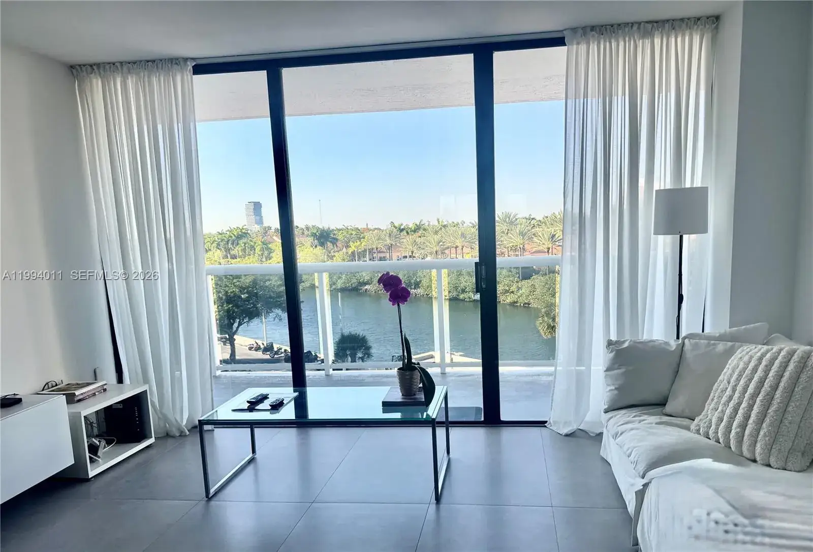 2 bedroom 2 bath Residential Lease for rent at 20505 E Country Club Dr # 531, Aventura FL 33180