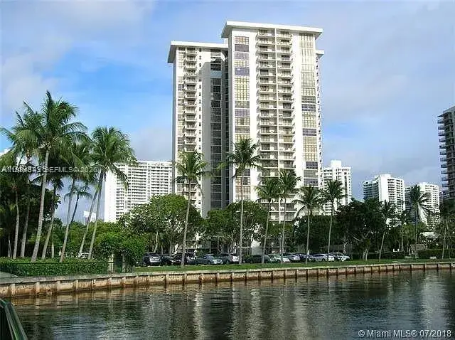 2 bedroom 2 bath Residential for sale at 18181 NE 31st Ct # 506, Aventura FL 33160