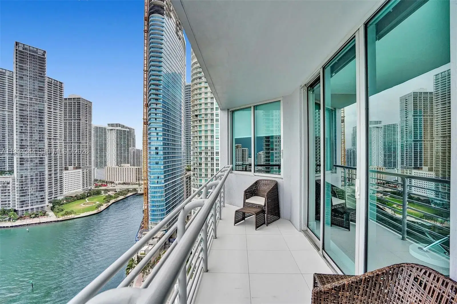 2 bedroom 2 bath Residential Lease for rent at 325 S Biscayne Blvd # 2519, Miami FL 33131