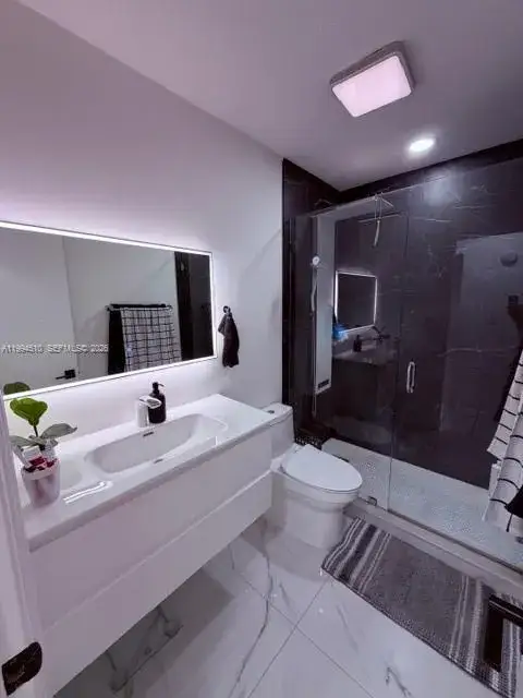 3 bedroom 1 bath Residential Lease for rent at 12840 SW 43rd Dr # B, Miami FL 33175