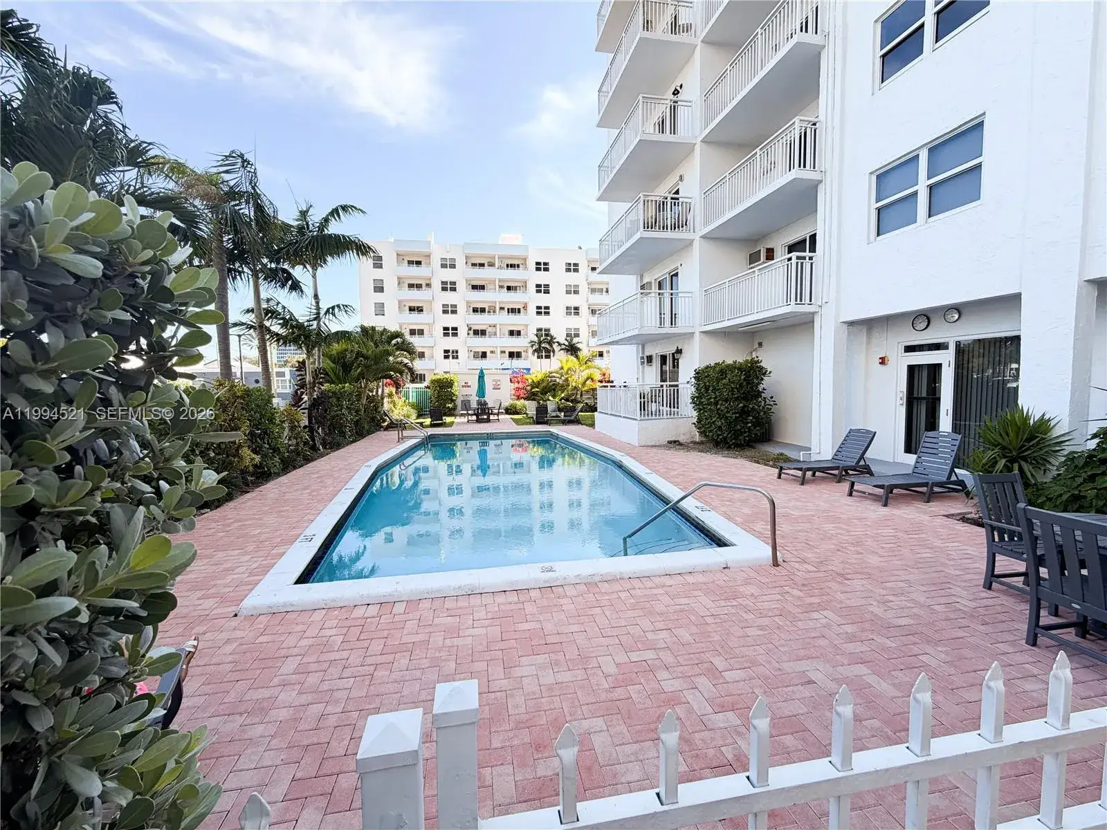 1 bedroom 1 bath Residential Lease for rent at 200 S Birch Rd # 211, Fort Lauderdale FL 33316
