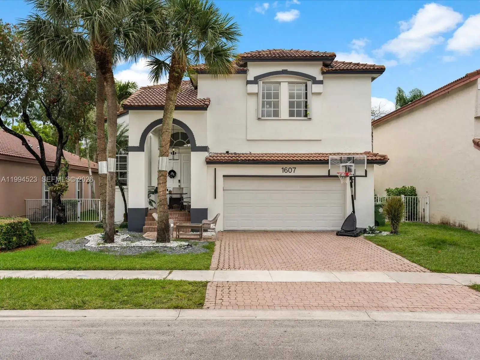 4 bedroom 3 bath Residential for sale at 1607 SW 157th Ave, Pembroke Pines FL 33027